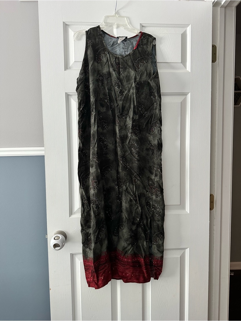 Caribou woman’s sleeveless Black & Red Accent Maxi Dress
